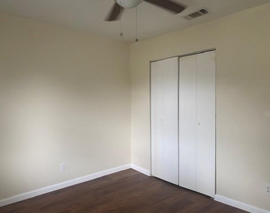 2014 Victoria Road - Photo Thumbnail 13