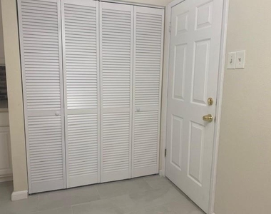 2014 Victoria Road - Photo Thumbnail 7