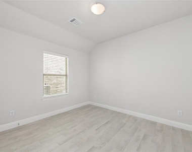 528 Cattle Chute Court - Photo Thumbnail 5