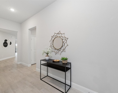 528 Cattle Chute Court - Photo Thumbnail 2