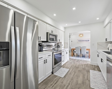 415 Pittsburgh Drive - Photo Thumbnail 21