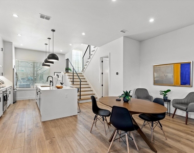 401 Martinique Avenue - Photo Thumbnail 6