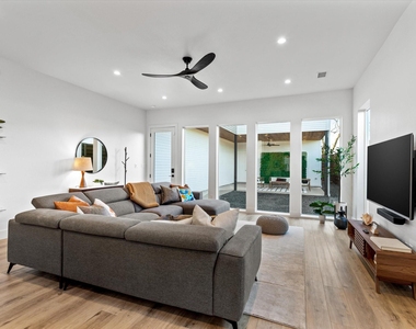 401 Martinique Avenue - Photo Thumbnail 3
