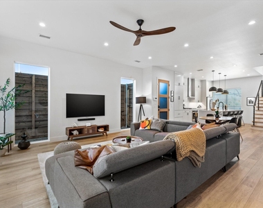 401 Martinique Avenue - Photo Thumbnail 1