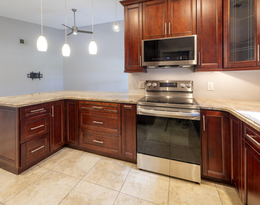 325 Nw 65th Terrace - Photo Thumbnail 9