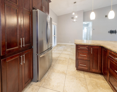 325 Nw 65th Terrace - Photo Thumbnail 11