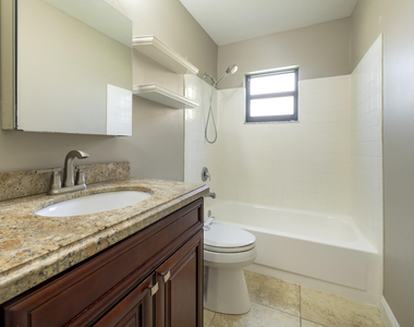 325 Nw 65th Terrace - Photo Thumbnail 14