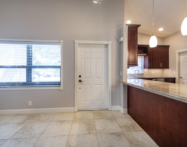 325 Nw 65th Terrace - Photo Thumbnail 7