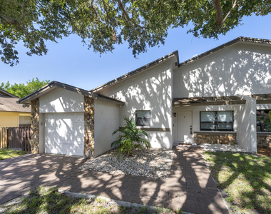 325 Nw 65th Terrace - Photo Thumbnail 19