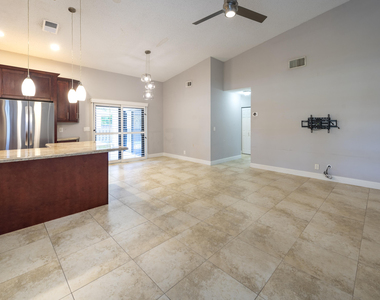 325 Nw 65th Terrace - Photo Thumbnail 2