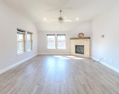 3215 Mattie Grey Lane - Photo Thumbnail 3