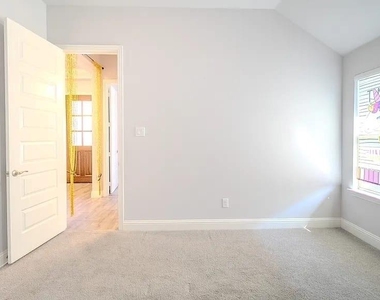 3215 Mattie Grey Lane - Photo Thumbnail 12