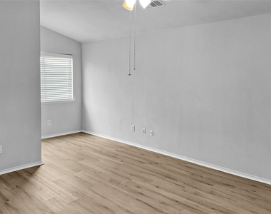 6521 Regina Drive - Photo Thumbnail 17