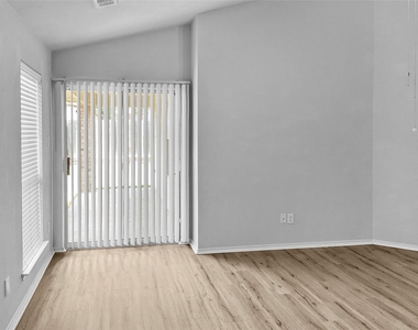 6521 Regina Drive - Photo Thumbnail 9