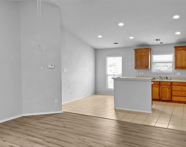 6521 Regina Drive - Photo Thumbnail 7