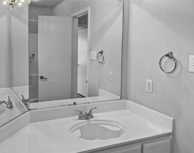 6521 Regina Drive - Photo Thumbnail 12