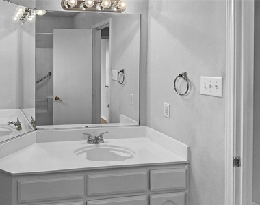 6521 Regina Drive - Photo Thumbnail 11