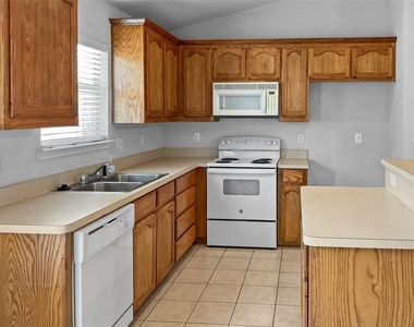 6521 Regina Drive - Photo Thumbnail 5