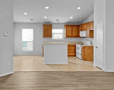 6521 Regina Drive - Photo Thumbnail 4
