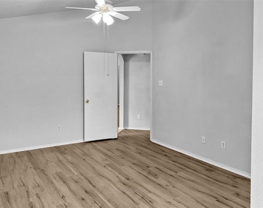 6521 Regina Drive - Photo Thumbnail 15