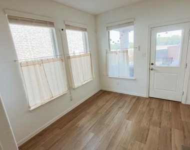 1120 Western Yarrow Avenue - Photo Thumbnail 10