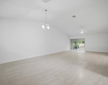4112 Pine Ridge Lane - Photo Thumbnail 23