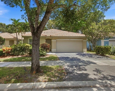 4112 Pine Ridge Lane - Photo Thumbnail 3