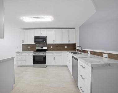 4112 Pine Ridge Lane - Photo Thumbnail 6