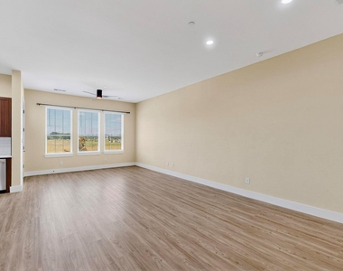 3425 Sanjeev Drive - Photo Thumbnail 7