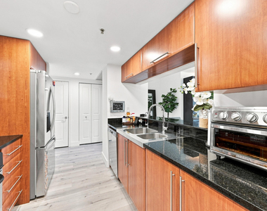 610 W Las Olas Boulevard - Photo Thumbnail 4
