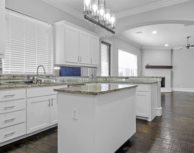 857 N Glasgow Drive - Photo Thumbnail 5