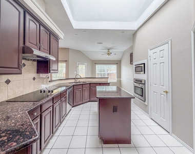 9612 Cliffside Drive - Photo Thumbnail 4