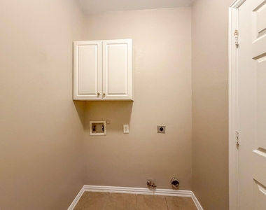 9612 Cliffside Drive - Photo Thumbnail 16