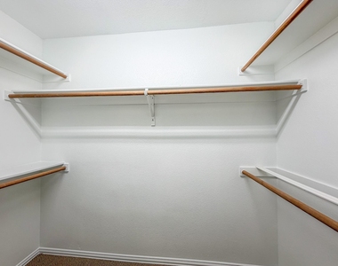 9612 Cliffside Drive - Photo Thumbnail 11