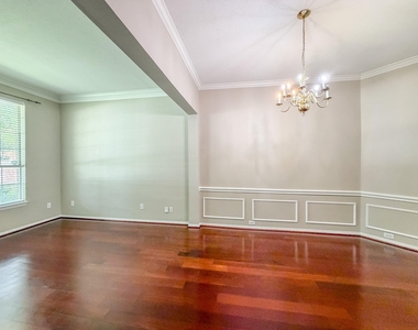 9612 Cliffside Drive - Photo Thumbnail 2