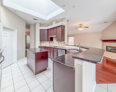 9612 Cliffside Drive - Photo Thumbnail 6