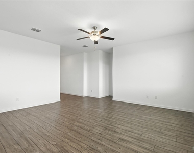 6924 Waterloo Lane - Photo Thumbnail 14