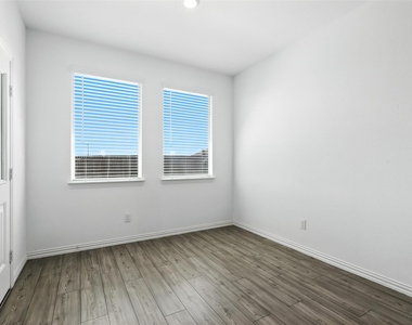 6924 Waterloo Lane - Photo Thumbnail 17