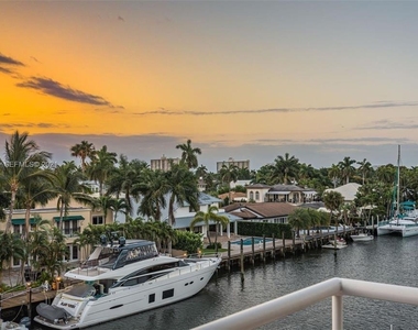 180 Isle Of Venice Drive - Photo Thumbnail 2