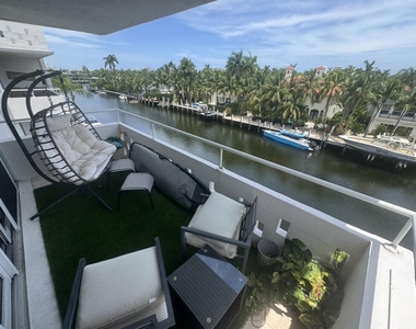 180 Isle Of Venice Drive - Photo Thumbnail 3