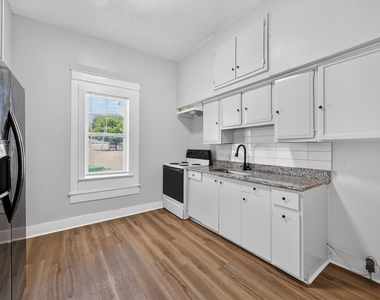 419 N Grand Avenue - Photo Thumbnail 6