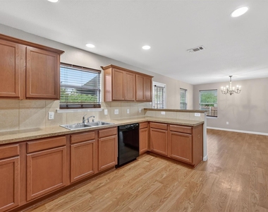 9133 Sun Haven Way - Photo Thumbnail 8
