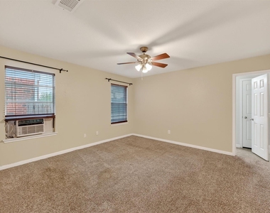 9133 Sun Haven Way - Photo Thumbnail 15
