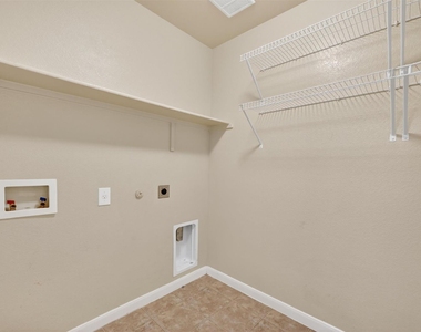 9133 Sun Haven Way - Photo Thumbnail 11