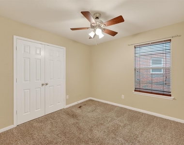 9133 Sun Haven Way - Photo Thumbnail 14