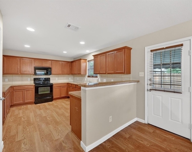 9133 Sun Haven Way - Photo Thumbnail 10