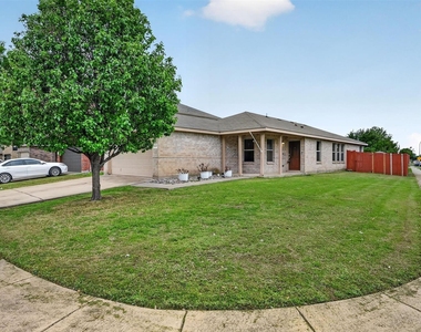 9133 Sun Haven Way - Photo Thumbnail 1