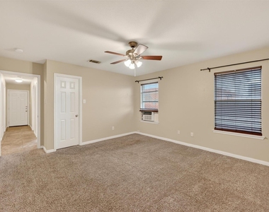 9133 Sun Haven Way - Photo Thumbnail 16