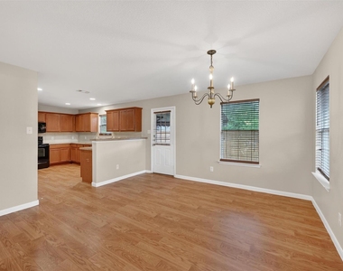 9133 Sun Haven Way - Photo Thumbnail 4