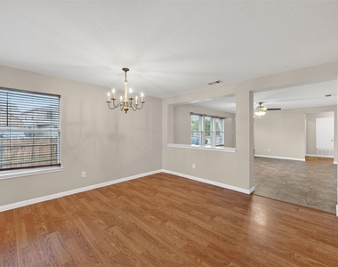 9133 Sun Haven Way - Photo Thumbnail 5